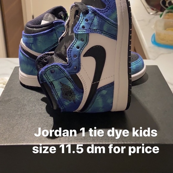 Selling shoes - Picture 7 of 8